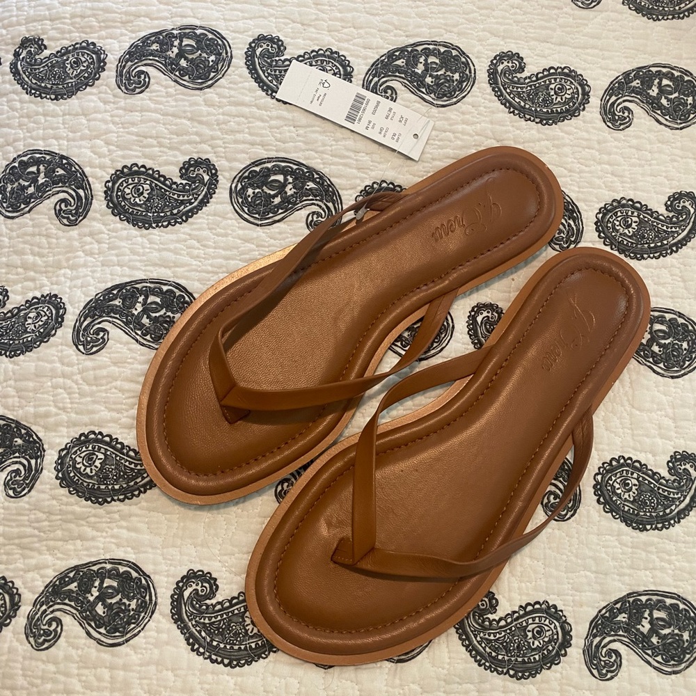 NWT: J.Crew Sorrento Thong Sandals in Golden Hickory size 9.5 M